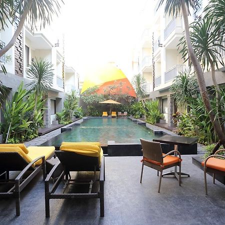 Zen Rooms Legian Dewi Sri 庫塔 外观 照片