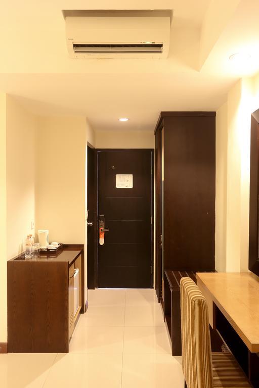 Zen Rooms Legian Dewi Sri 庫塔 客房 照片