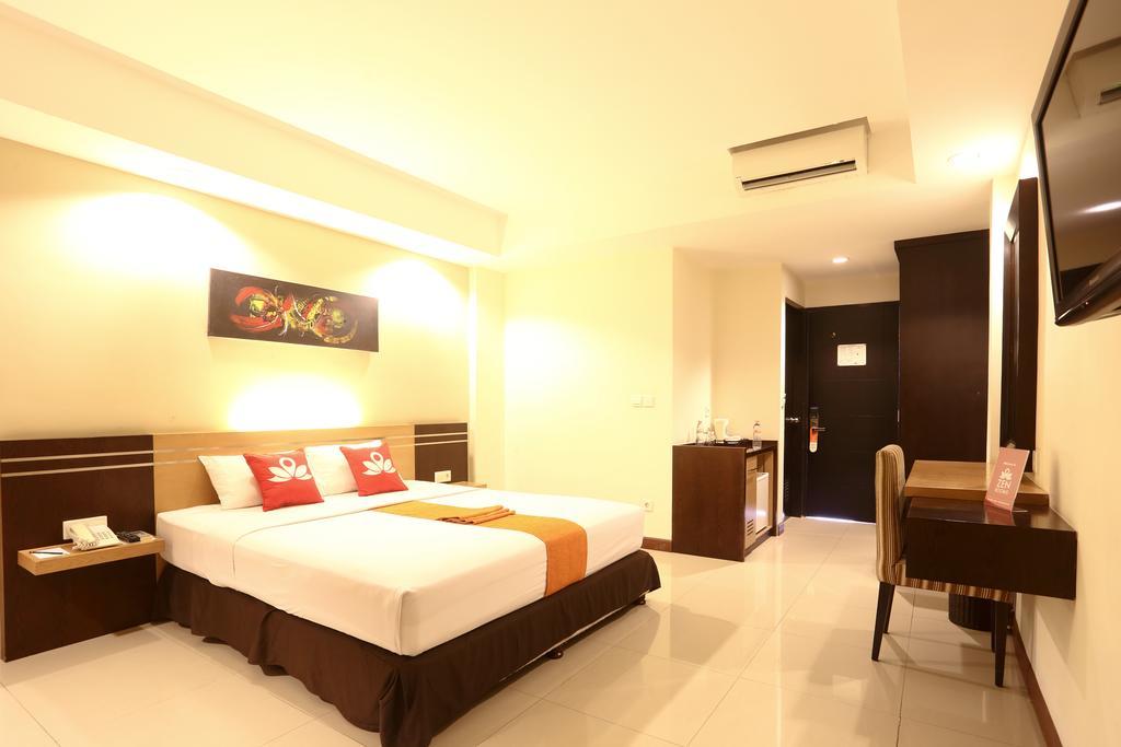 Zen Rooms Legian Dewi Sri 庫塔 客房 照片