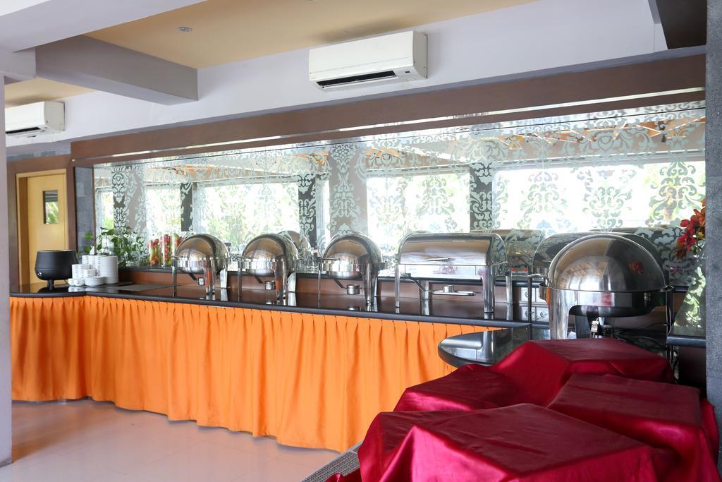 Zen Rooms Legian Dewi Sri 庫塔 外观 照片