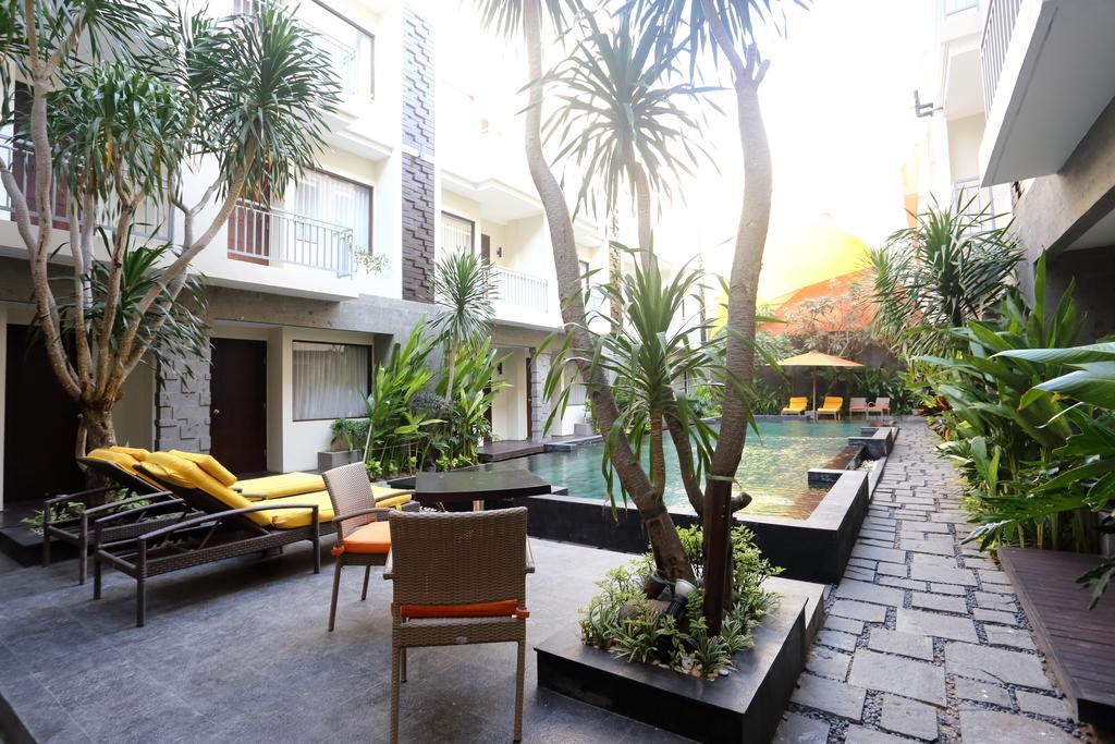 Zen Rooms Legian Dewi Sri 庫塔 外观 照片