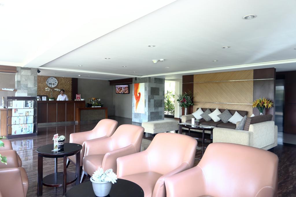 Zen Rooms Legian Dewi Sri 庫塔 外观 照片