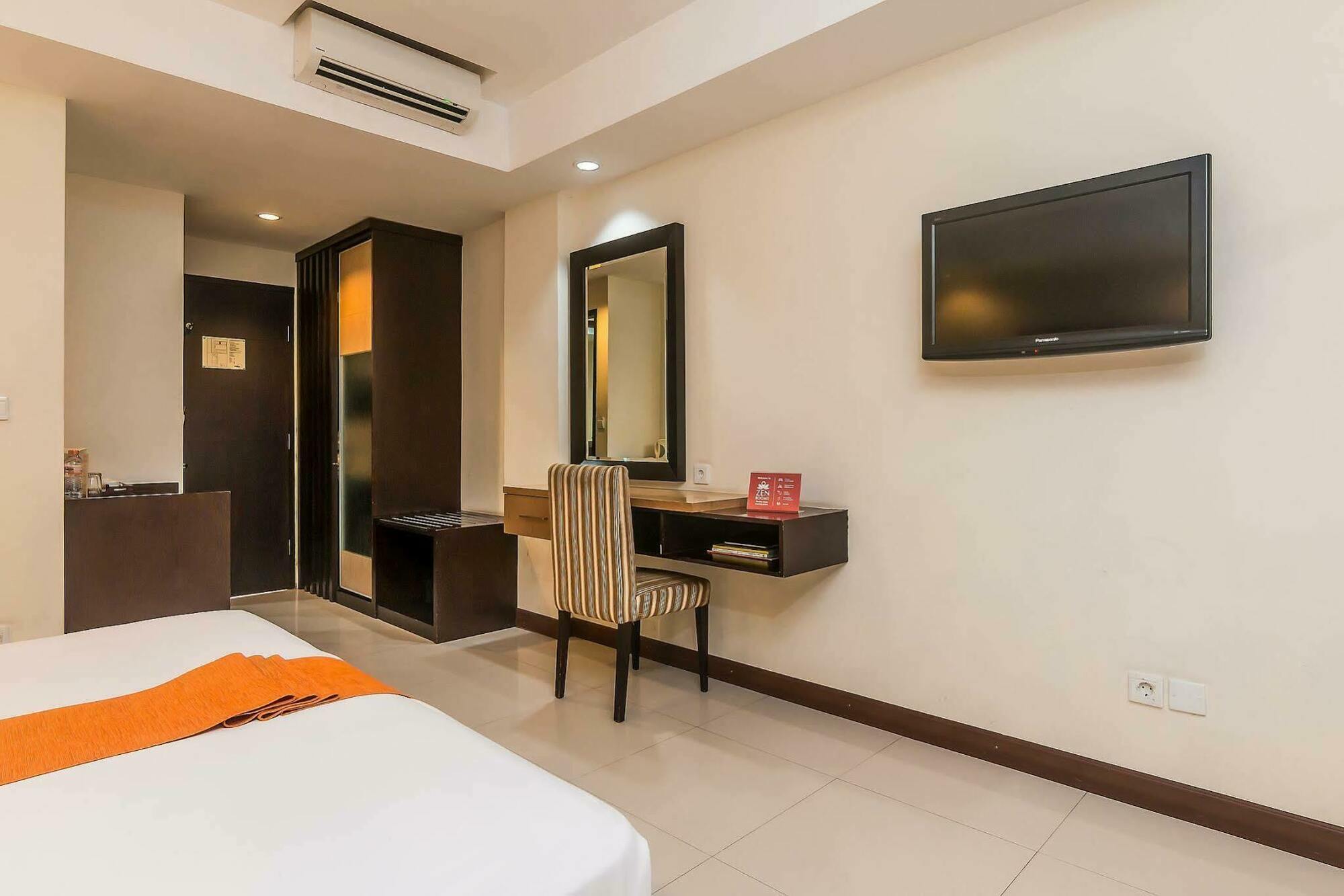 Zen Rooms Legian Dewi Sri 庫塔 外观 照片