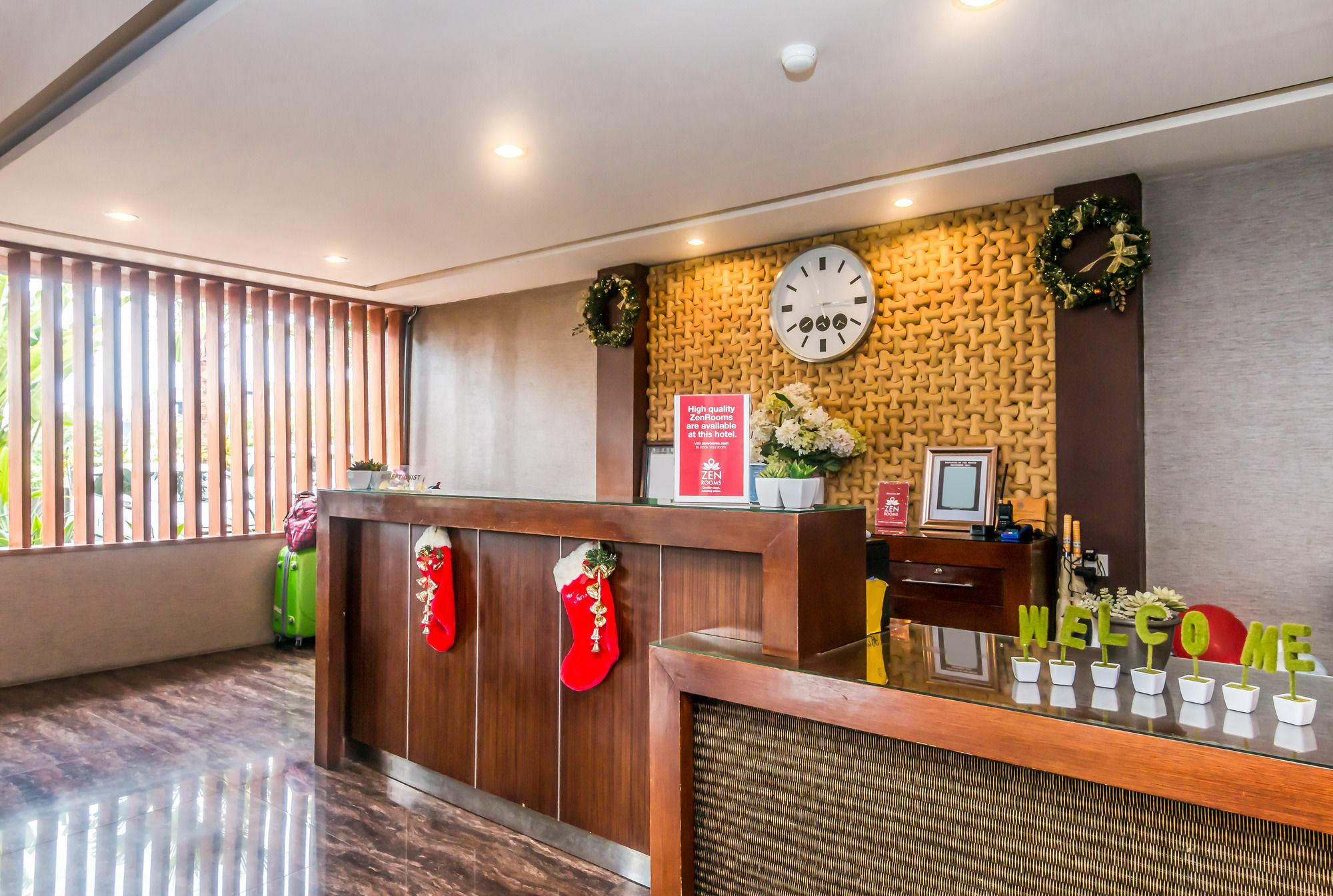 Zen Rooms Legian Dewi Sri 庫塔 外观 照片