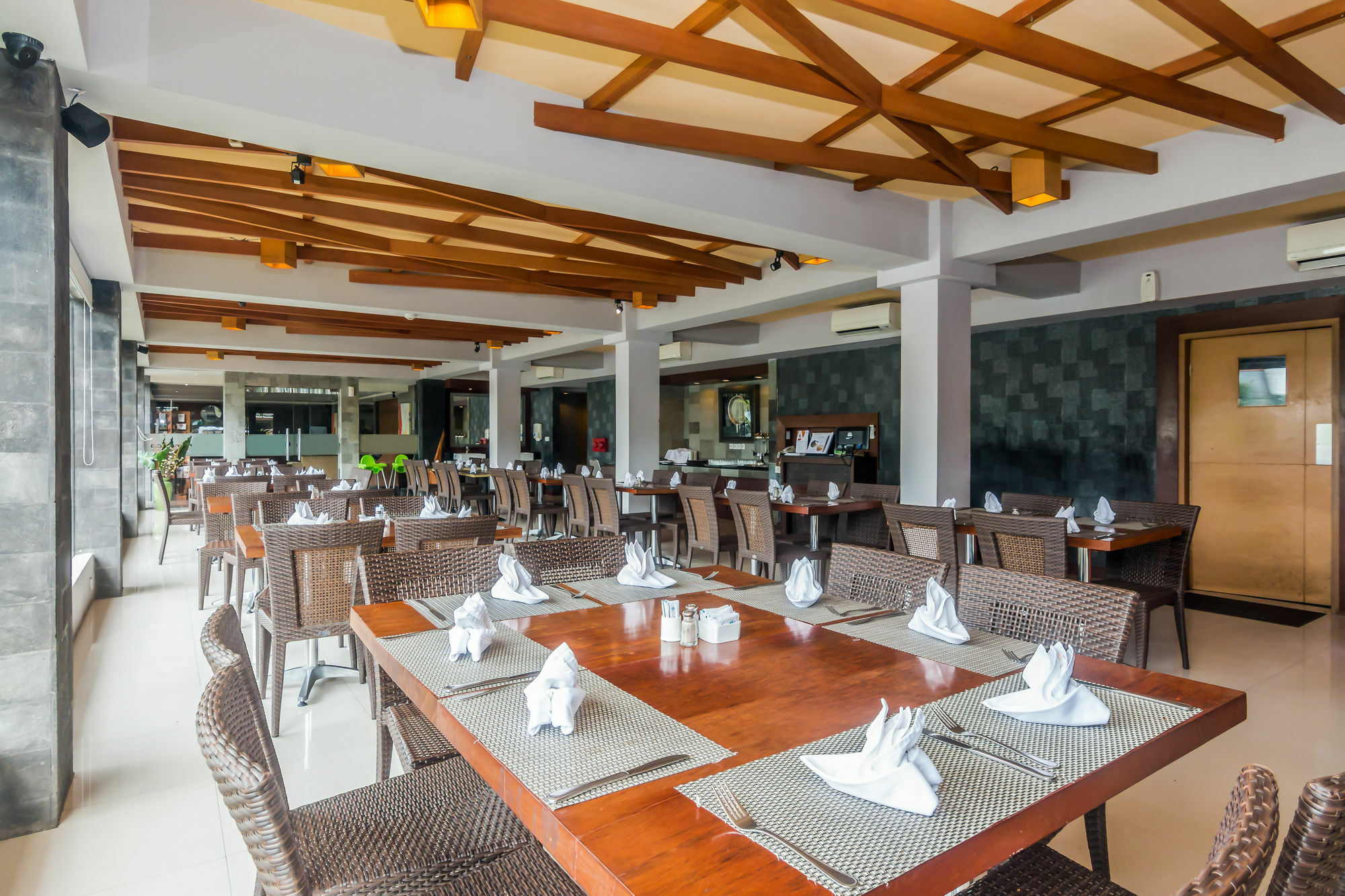 Zen Rooms Legian Dewi Sri 庫塔 外观 照片