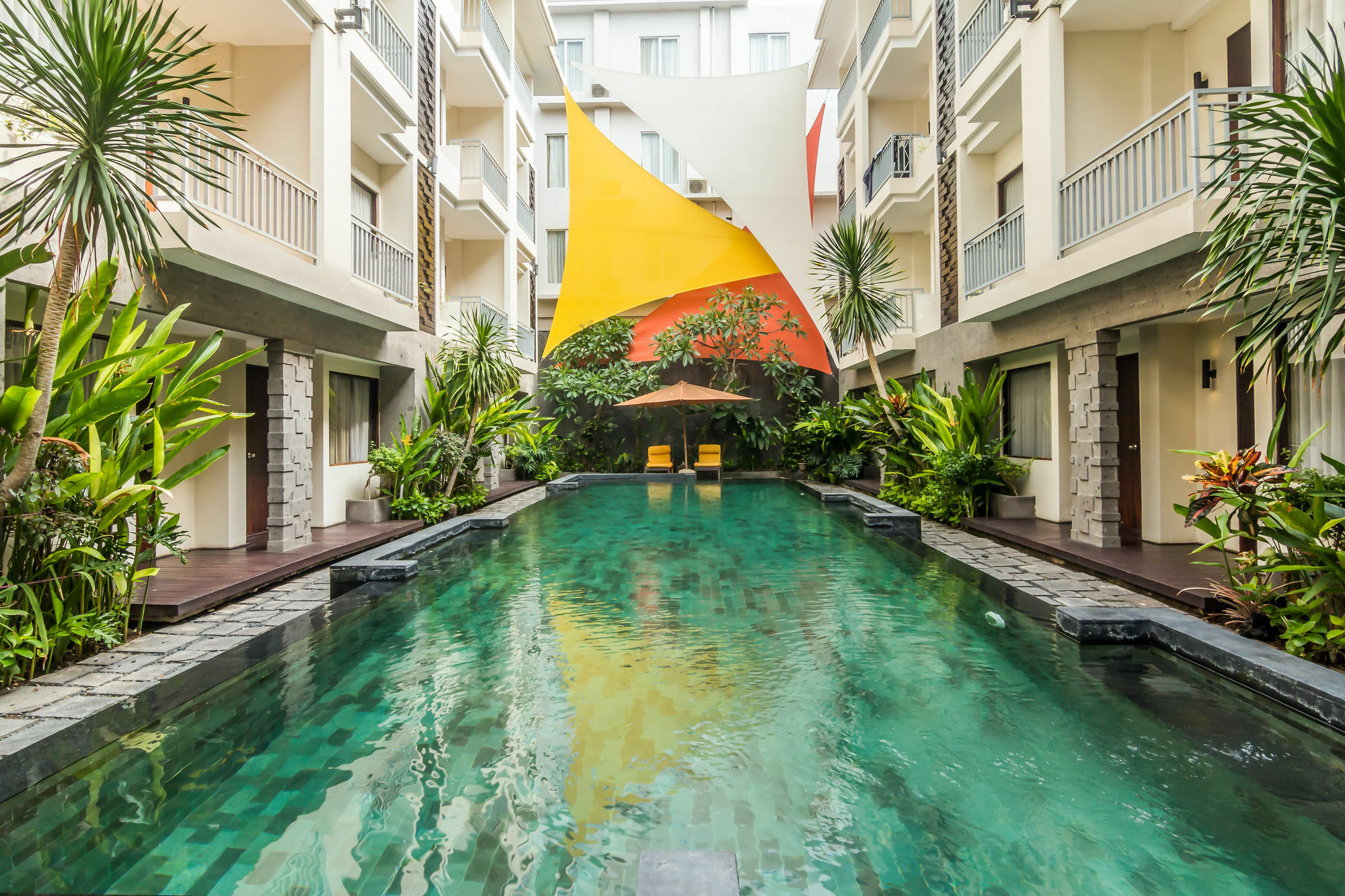 Zen Rooms Legian Dewi Sri 庫塔 外观 照片
