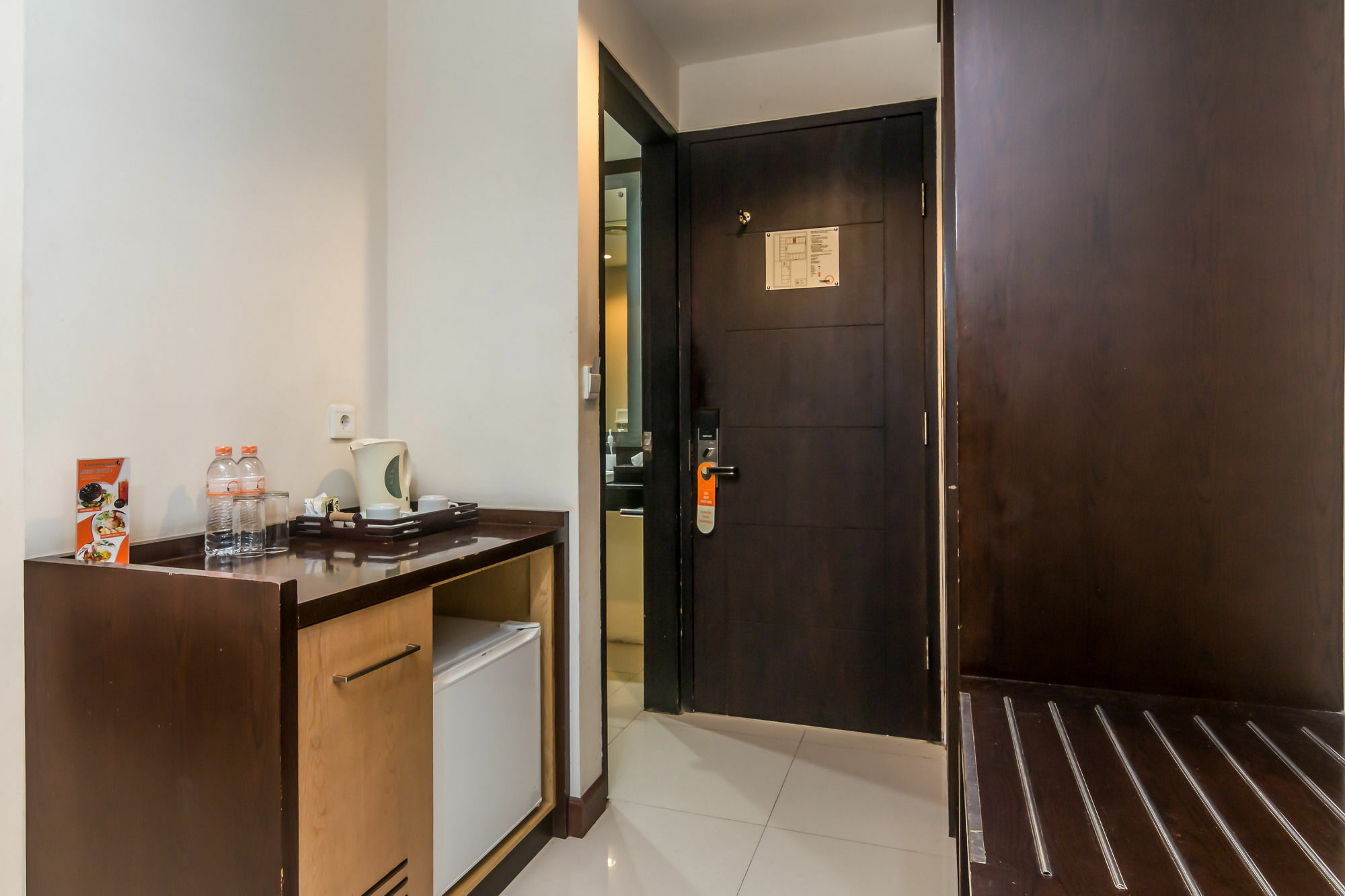 Zen Rooms Legian Dewi Sri 庫塔 外观 照片
